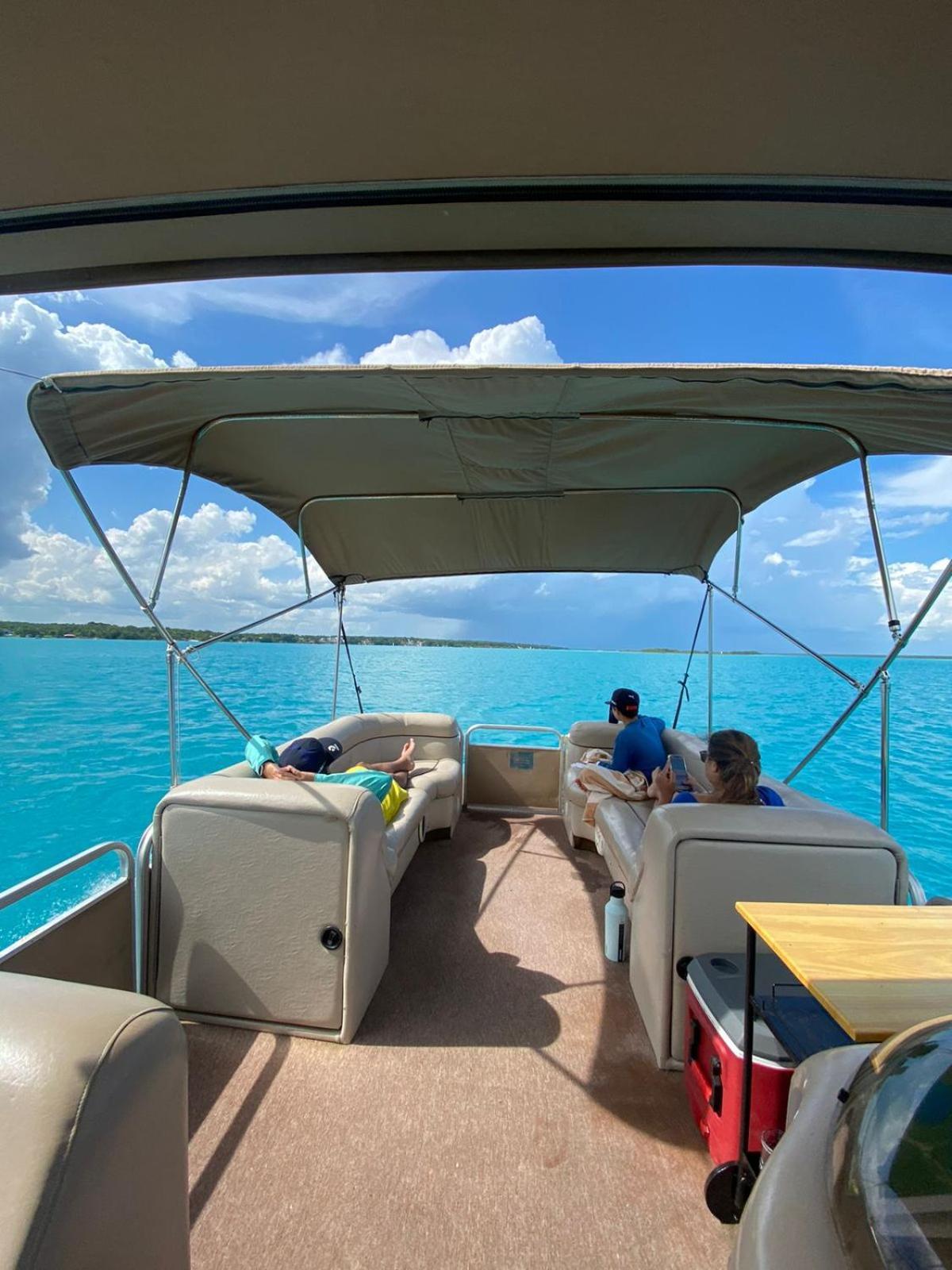 Los Rapidos Hotel en barco Bacalar